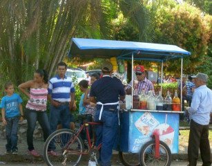 Raspados (snowcones) are popular in Panama - sold everywhere, including the fair