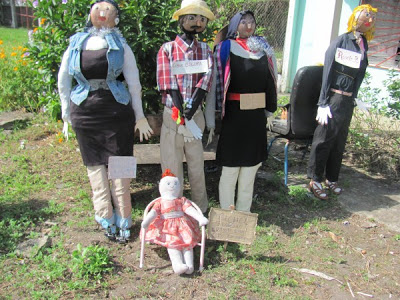 4 handmade, life-size "dolls" to help celebrate New Year's Eve in Panama