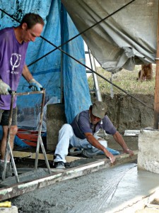 2 men working with concrete in Panama