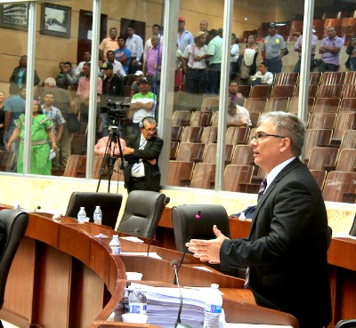 man making a speech in Panama National Assembly
