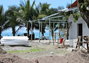 Hotel being built in front of beach in Puerto Armuelles
