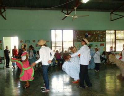 photo of kids displaying traditional dancing at bellas artes of Puerto Armuelles